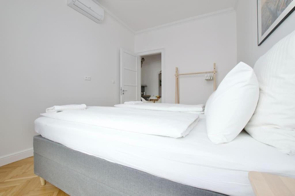 Premium By Hi - 2 Bedroom - View Apartment Budapest
